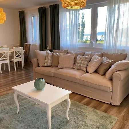 Lelleholiday Sunny Day/corner/olive Apartman *