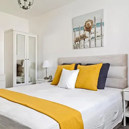 Apartman Lelleholiday Sunny Day/corner/olive Apartman