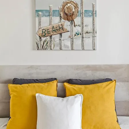 Lelleholiday Sunny Day/corner/olive Apartman Apartman