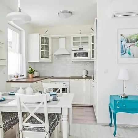 Lelleholiday Sunny Day/corner/olive Apartman Apartman